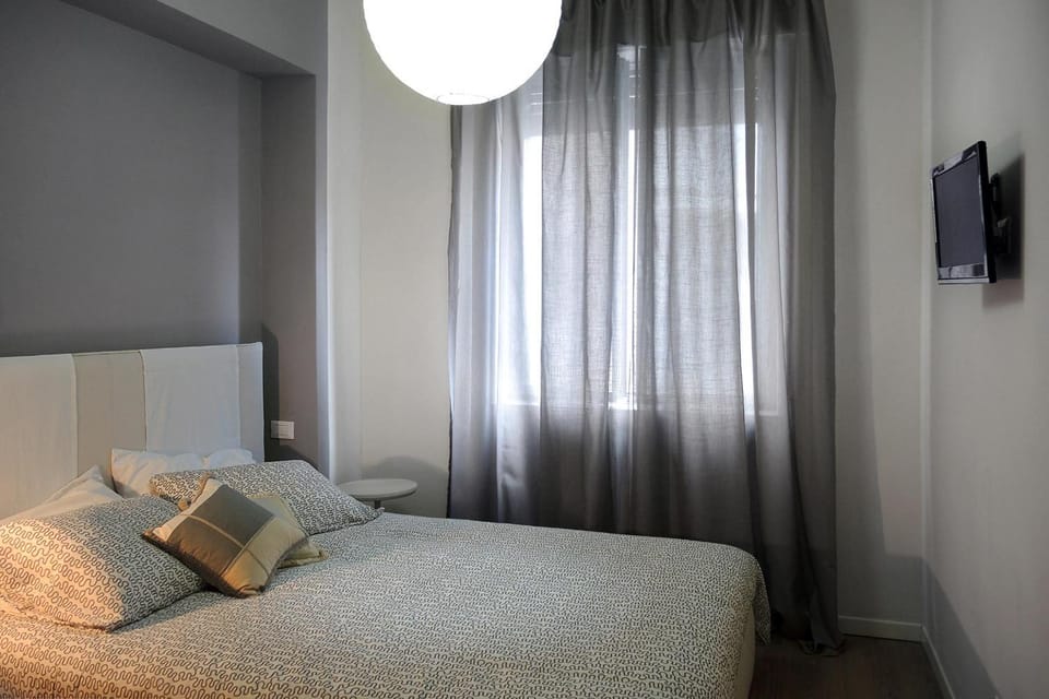 Dante 12 Apartment in Lombardy