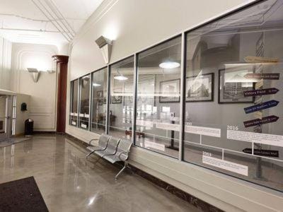 2 Downtown Indy SkyWalk to Gainbridge Lucas Oil Conv Cntr Apartment in Indianapolis