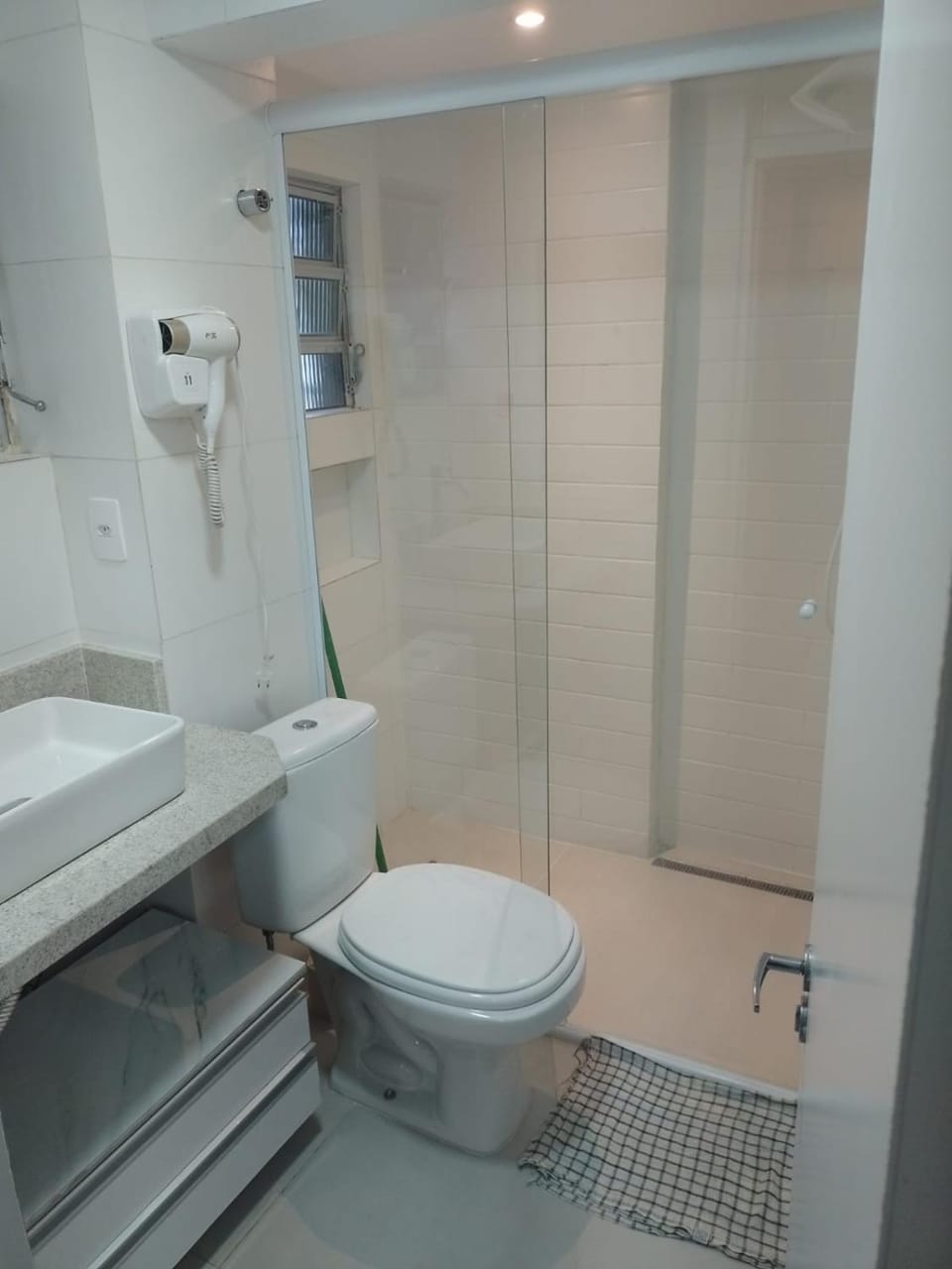 Studio reformado - sem garagem de auto Apartment in Santos