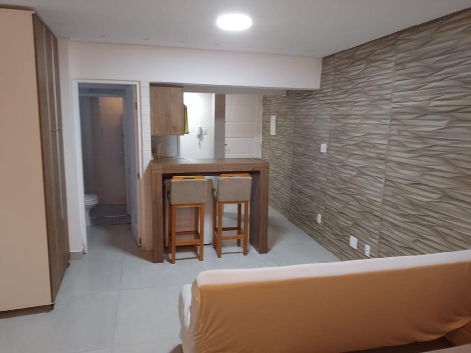 Studio reformado - sem garagem de auto Apartment in Santos