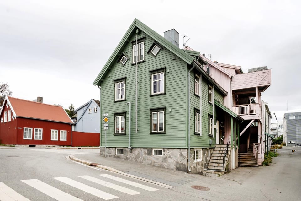 Property building, Day, Neighbourhood, Street view