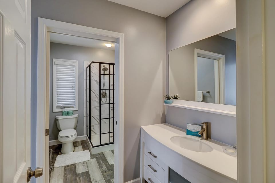 Luxury Updated 6 BR home Private Pool Near Ocean Bikes & Beach Gear Included House in Hilton Head Island