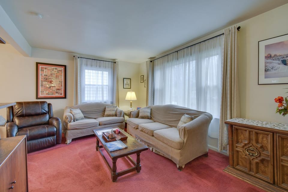 Convenient, Pet-Friendly Rochester Vacation Rental House in Brighton