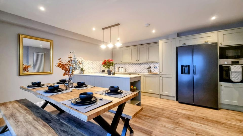 Coffee/tea facilities, Kitchen or kitchenette, Dining area