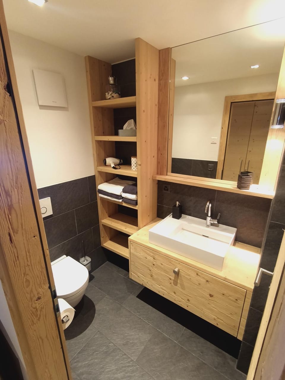 Toilet, Bathroom, towels