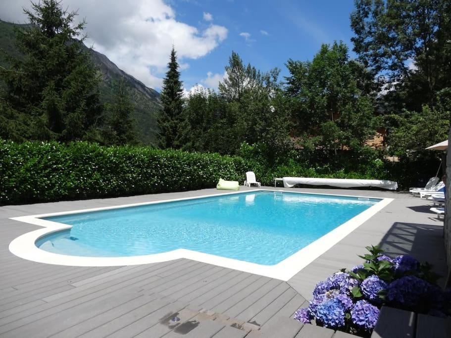 Le 101 Chalet 3 chambres Terrasse Parking Apartment in Cauterets