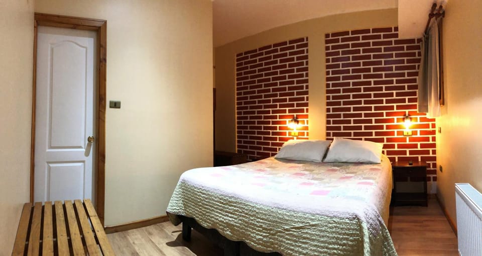 Shower, Bathroom, TV and multimedia, Photo of the whole room, Bedroom, Bath