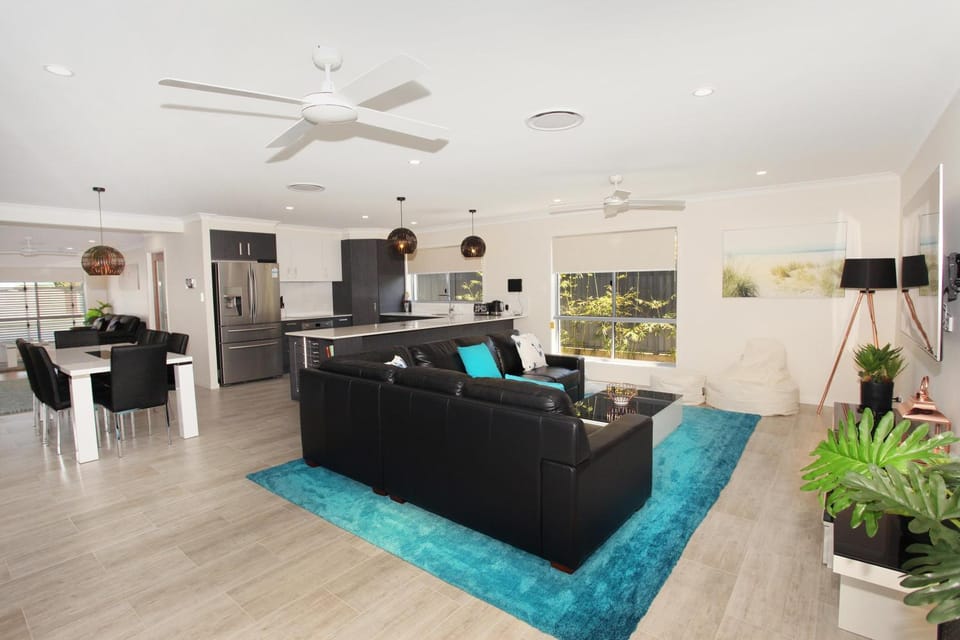 Mooloolaba Holiday Home House in Sunshine Coast