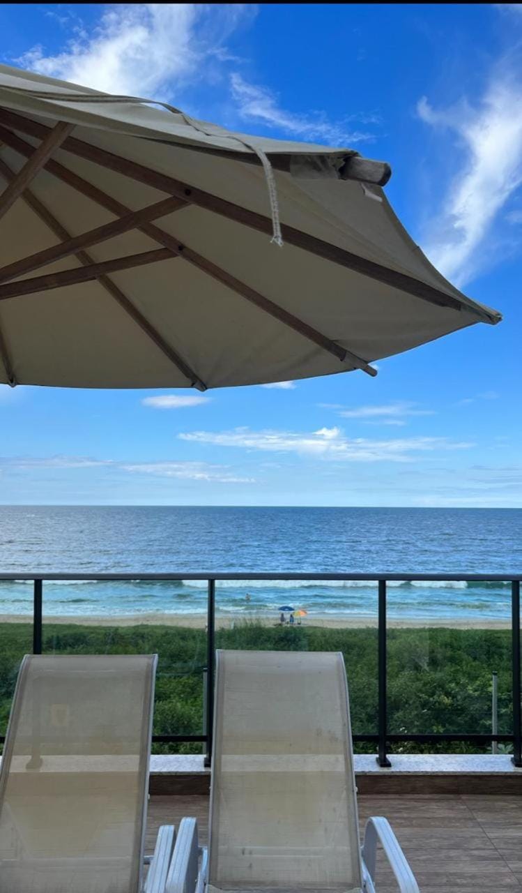 Resort em Barra velha, pé na areia e vista mar Apartment in State of Santa Catarina