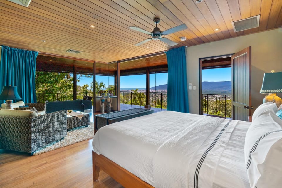 Bed, Natural landscape, Photo of the whole room, Bedroom, Mountain view