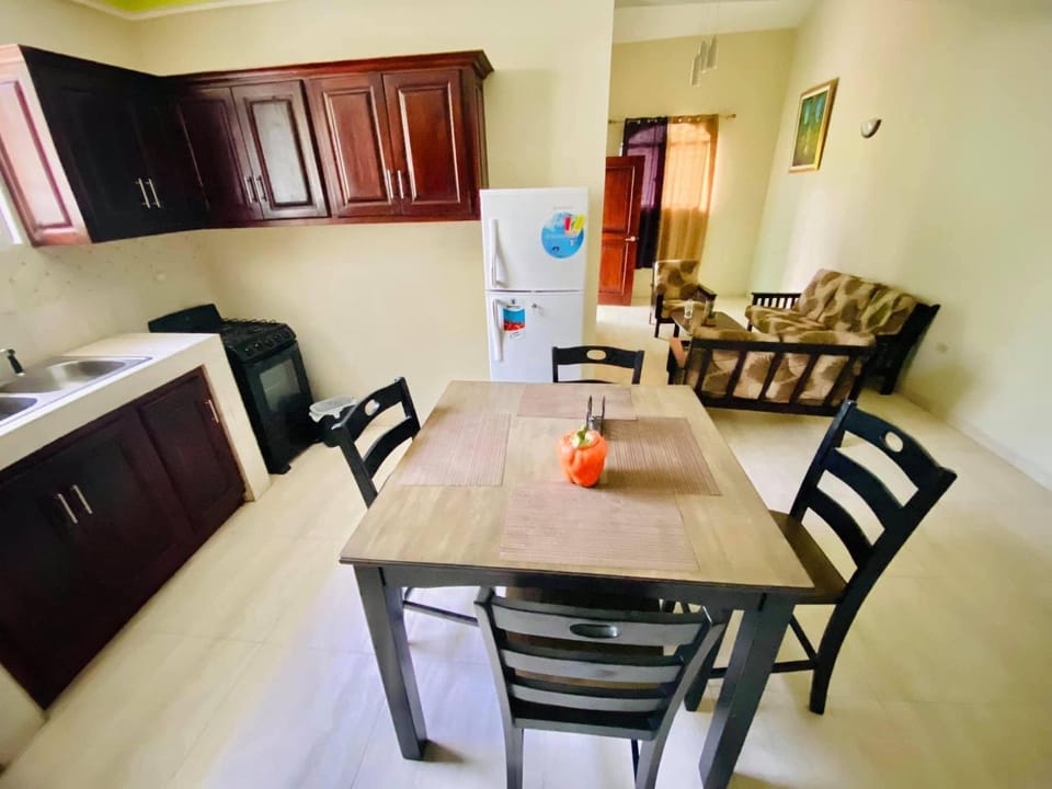 Living room, Dining area, pet friendly