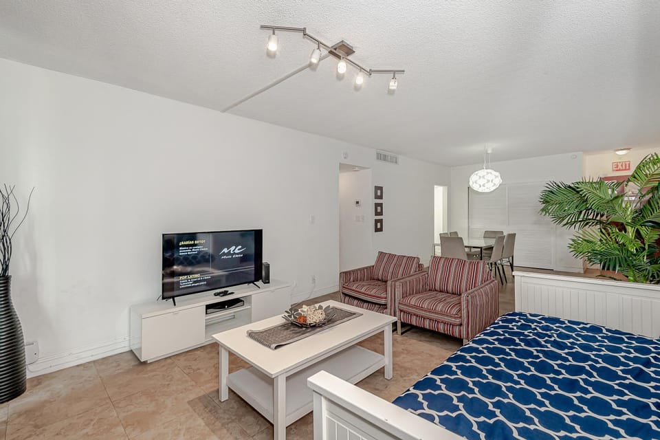 Hollywood on The Beach Apartment in Hollywood Beach