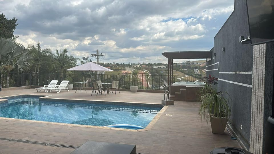 Chácara Gama em condomínio Igarata-SP - Jacuzzi com hidromassagem, piscina e sauna House in Sao Jose dos Campos