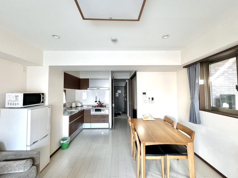 Kitchen or kitchenette, Living room