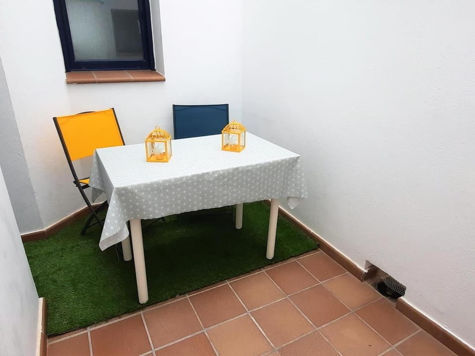 Apartamento en Llançà: 2 Habitaciones, Terraza, Frente a la Playa del Port, ¡Mascotas Bienvenidas! - ES-170-78 Apartment in Alt Empordà