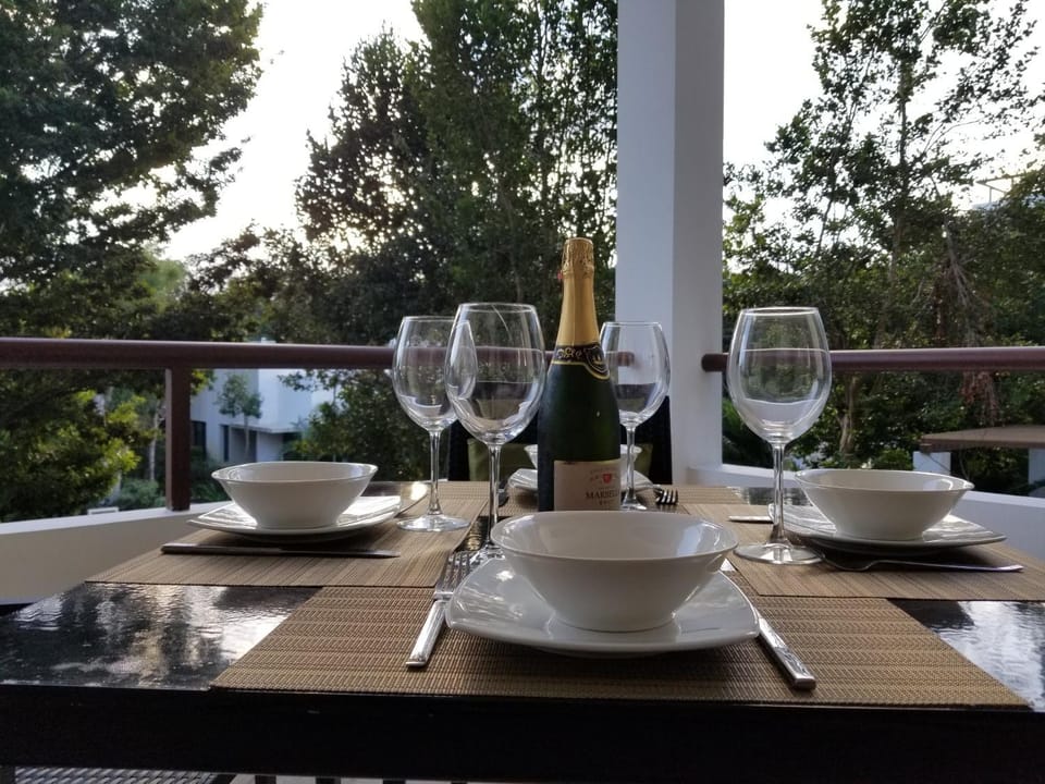 Patio, Balcony/Terrace, Seating area