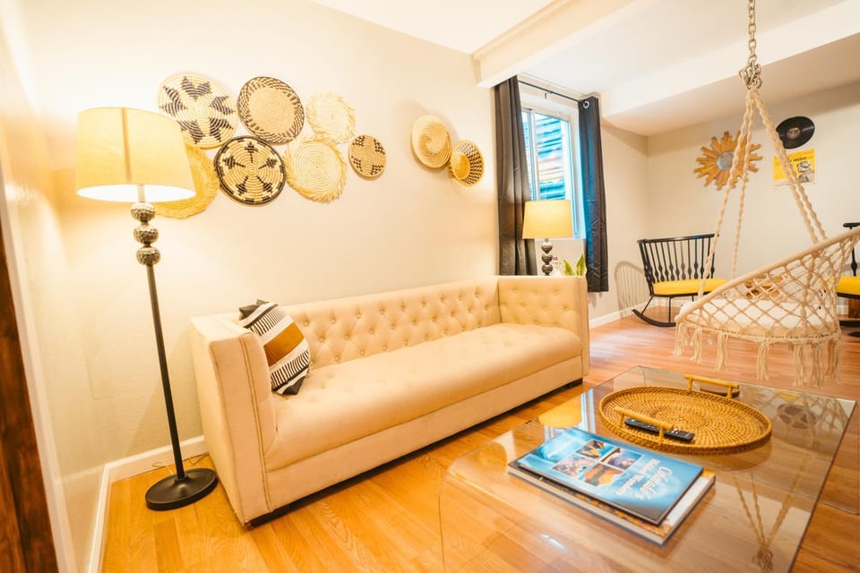 Living room, Seating area