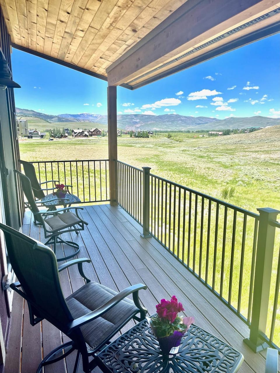 Spring, Day, Natural landscape, View (from property/room), Balcony/Terrace, Mountain view
