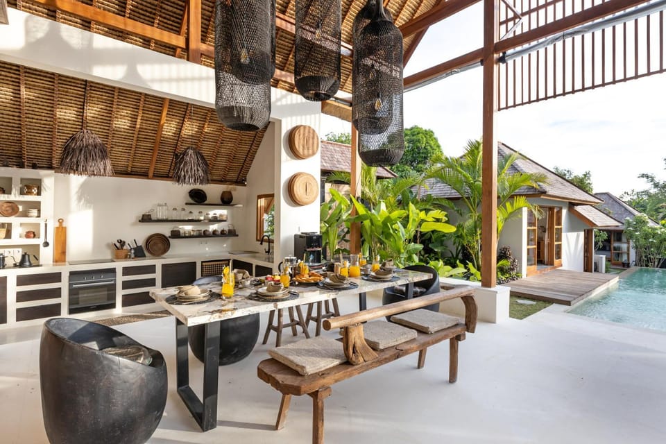 Seating area, Dining area