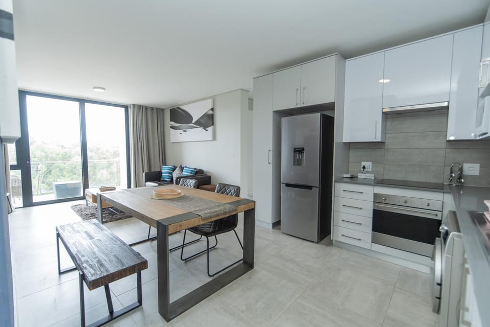 Dining area, kitchen