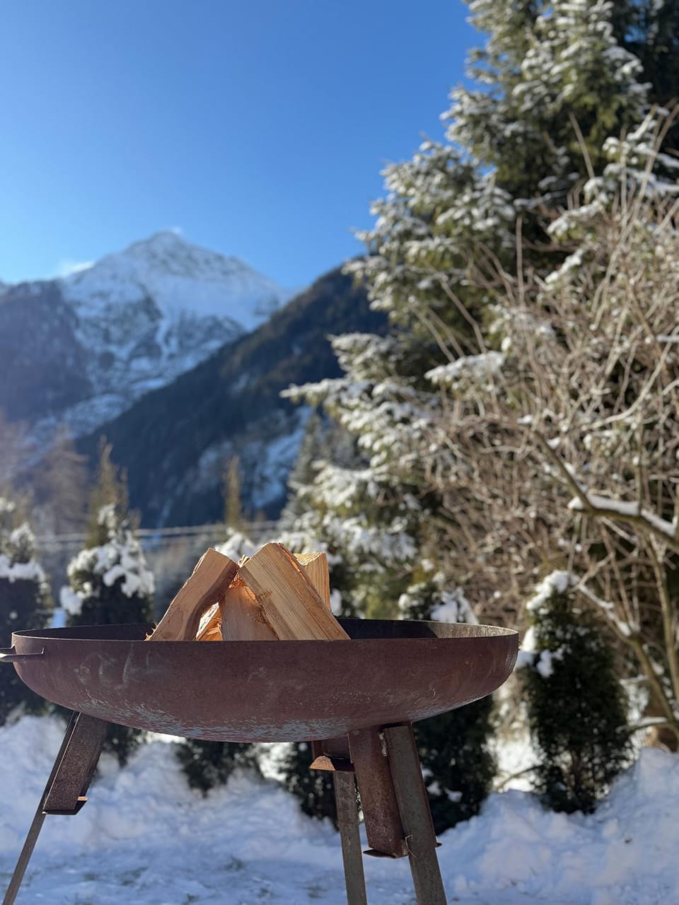 Day, Natural landscape, Winter, View (from property/room), Mountain view