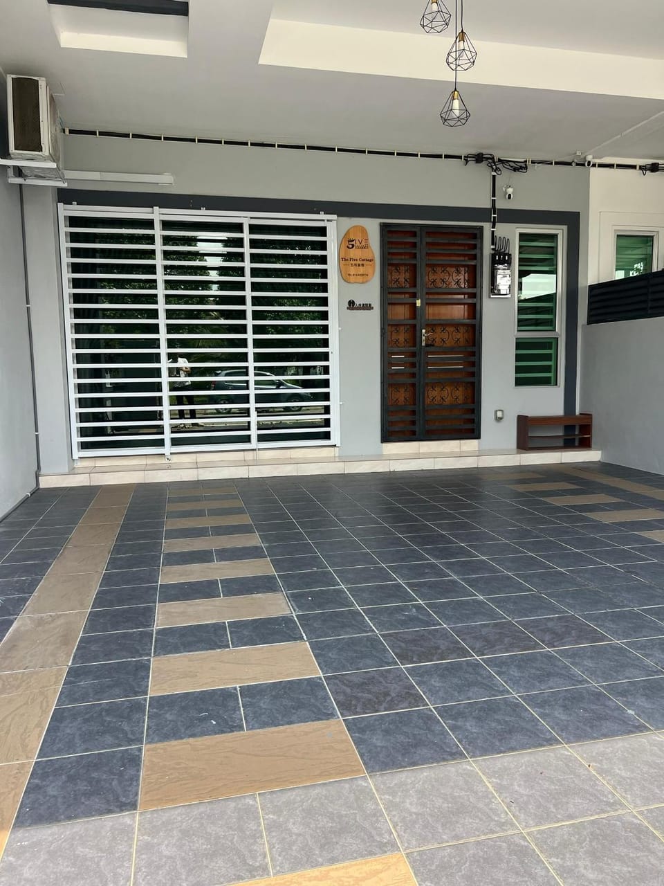 Facade/entrance, Parking