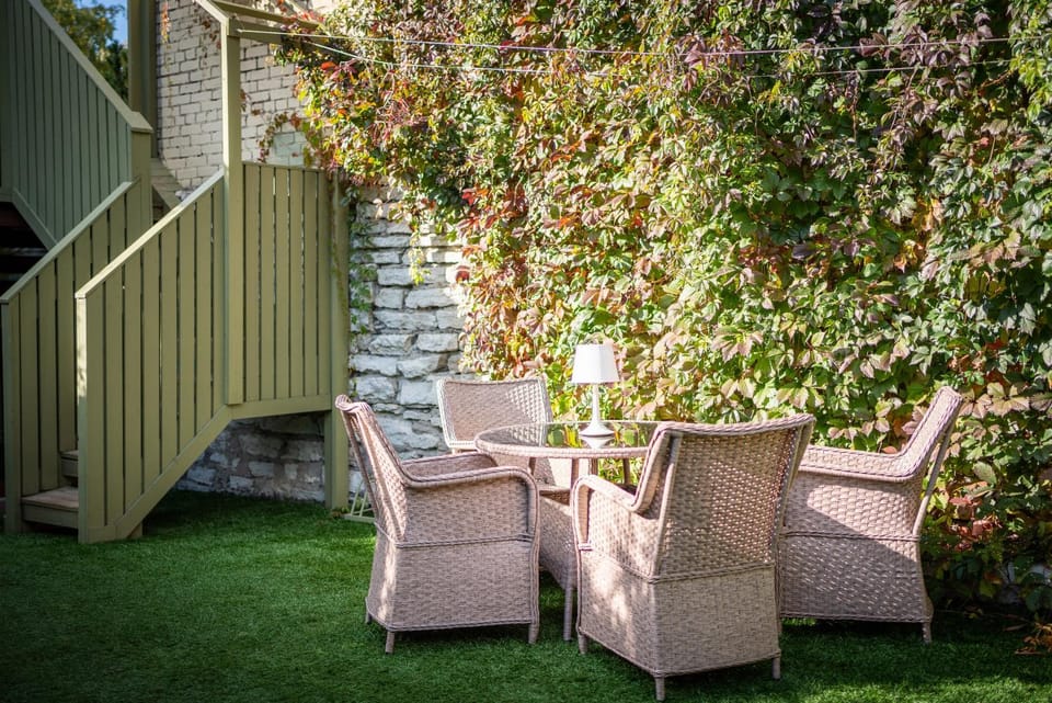 Patio, Seating area