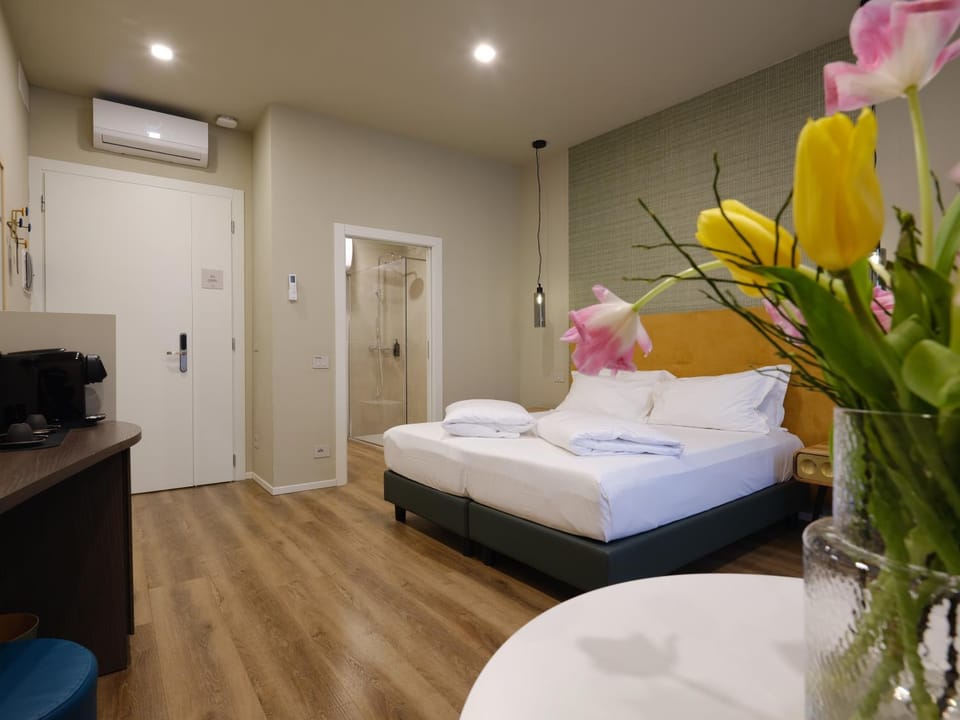 Bed, Bedroom