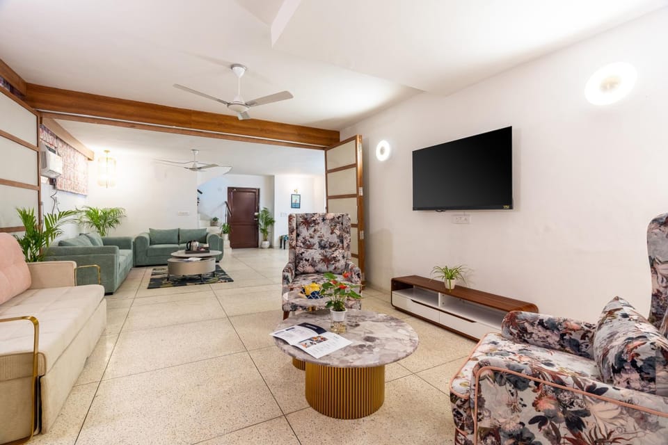 Communal lounge/ TV room, TV and multimedia, Living room, Seating area, Evening entertainment, fireplace