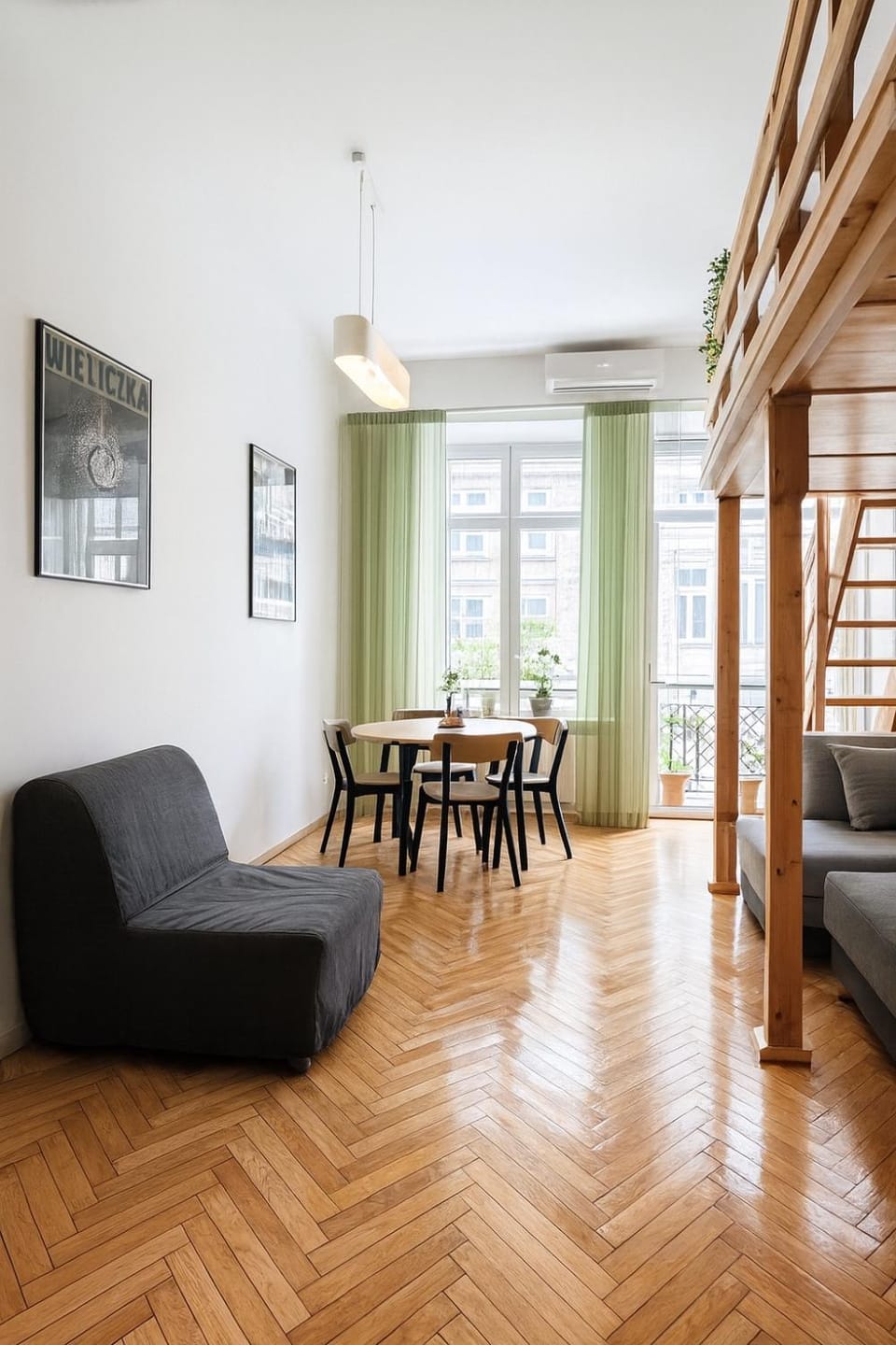 Apartament przy Wawelu 80 m2 6 osób Kazimierz Apartment in Krakow