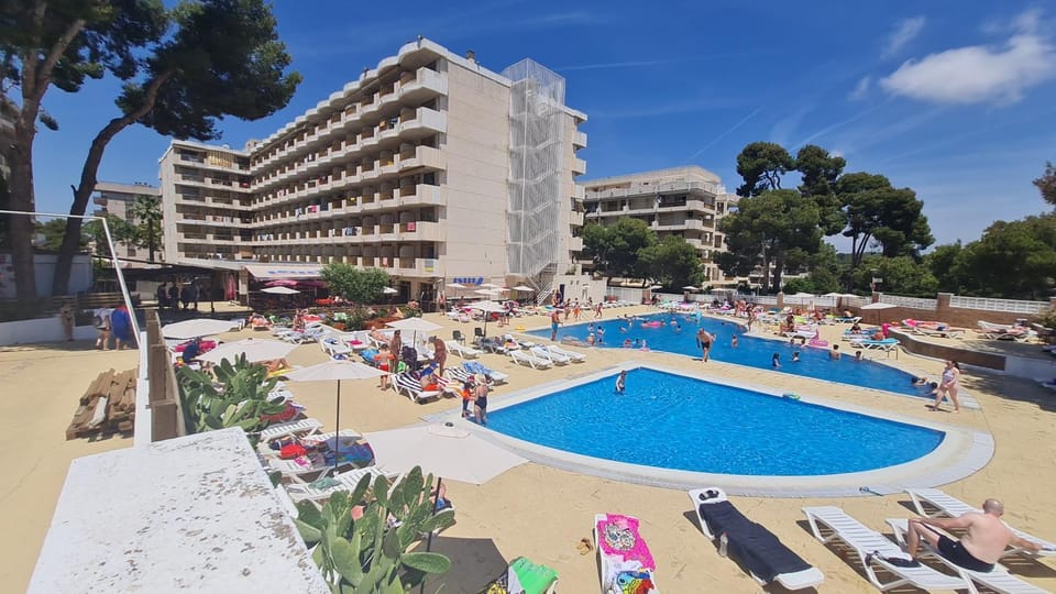 Apartamento con piscina en Salou Apartment in Salou