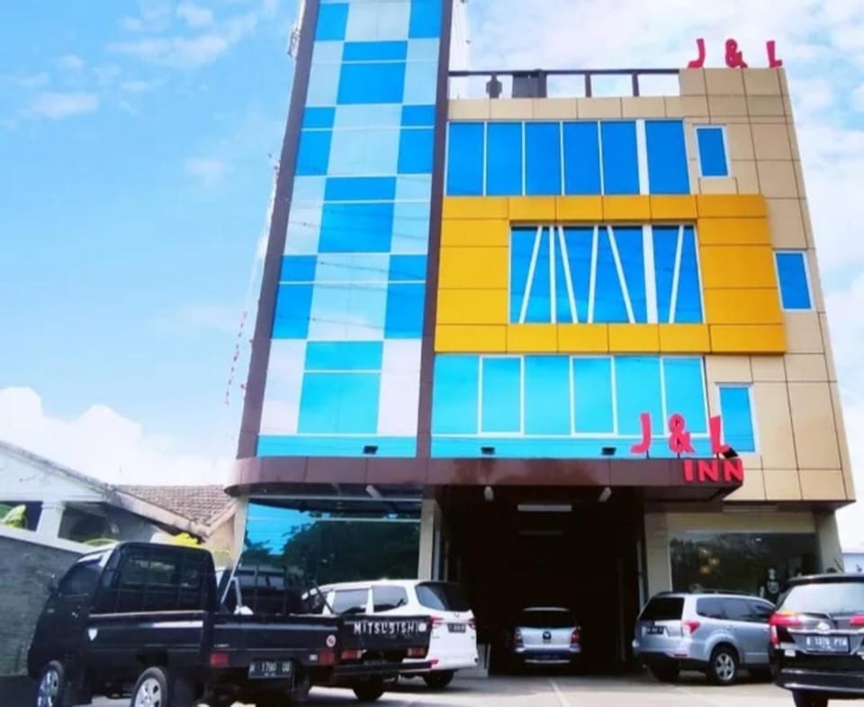 J&L Inn Semarang Hotel in Indonesia