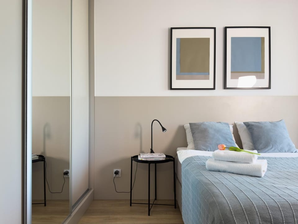 URBAN APARTMENTS Premium - Opolska 10 No 91 - Balcony - Rooftop Garden - Free Garage Apartment in Poland