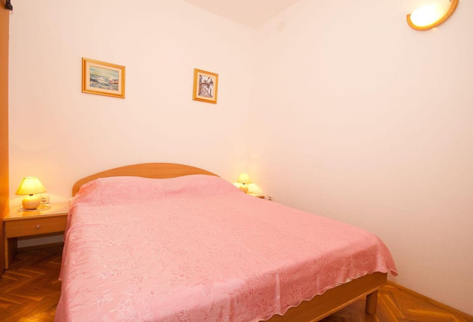 450 Meter zum 2 km langen Strand Apartment in Lika-Senj County