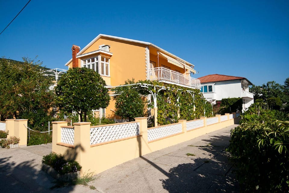 450 Meter zum 2 km langen Strand Apartment in Lika-Senj County