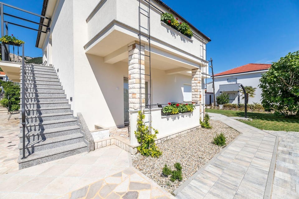 Nur 300 Meter zum tollen Strand Apartment in Lika-Senj County