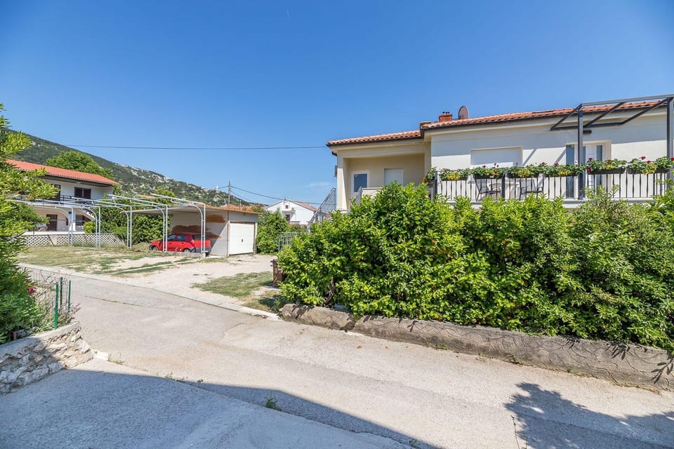 Nur 300 Meter zum Feinkieselstrand House in Lika-Senj County