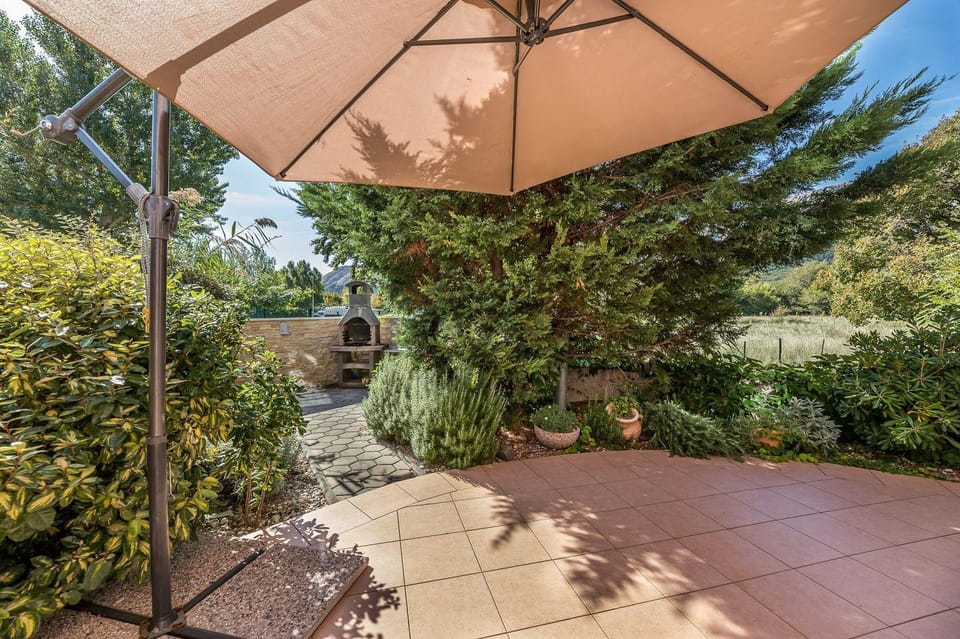 Moderne Ferienwohnung mit Garten, Liegestuhl, WiFi, Klima Apartment in Lika-Senj County