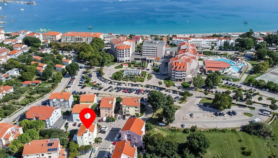 Nur 350 Meter zum Kieselstrand Apartment in Lika-Senj County