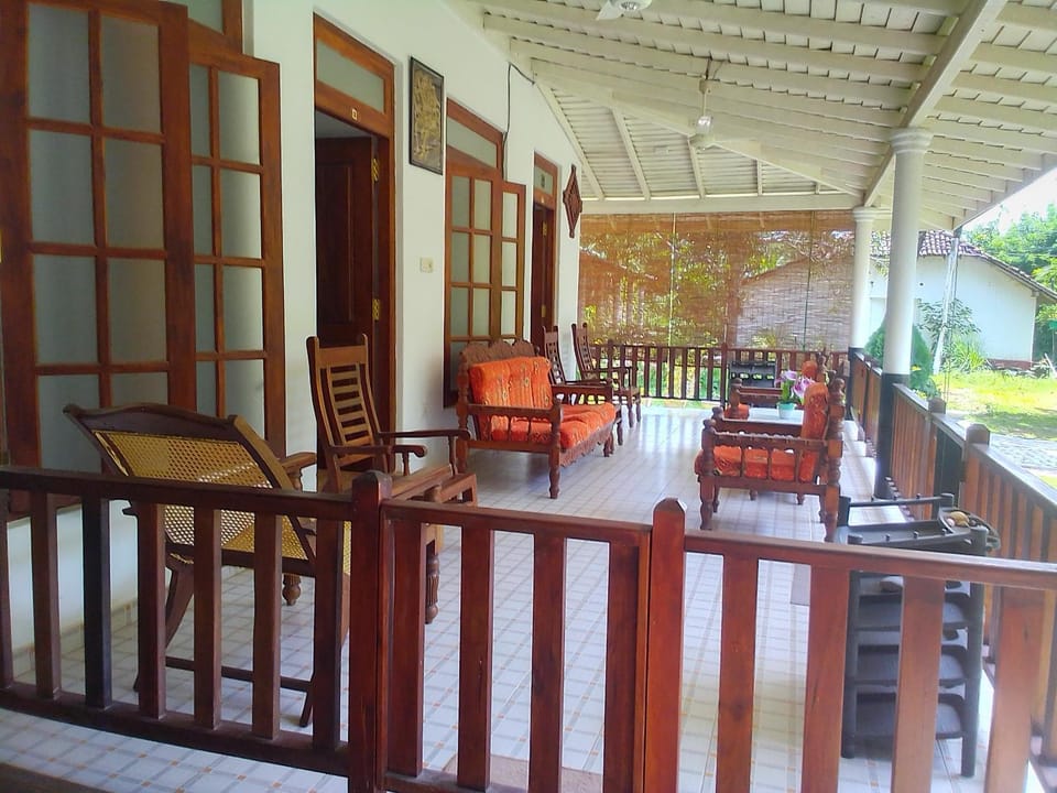 Patio, Seating area