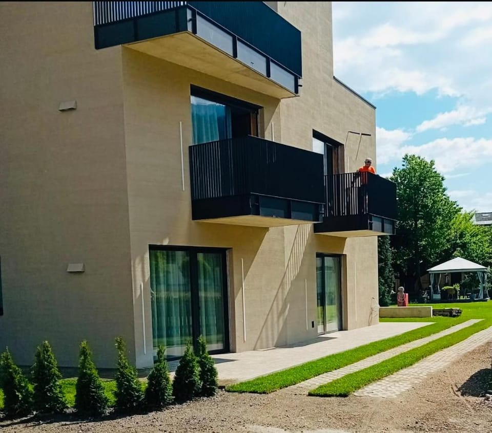 Property building, Day