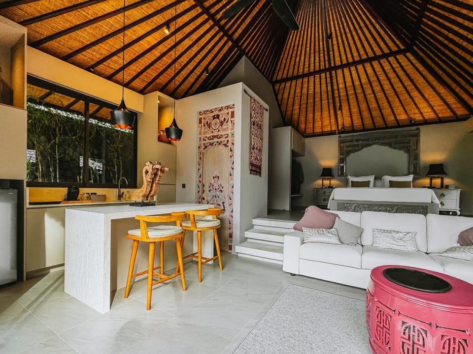 Kitchen or kitchenette, Living room, Dining area