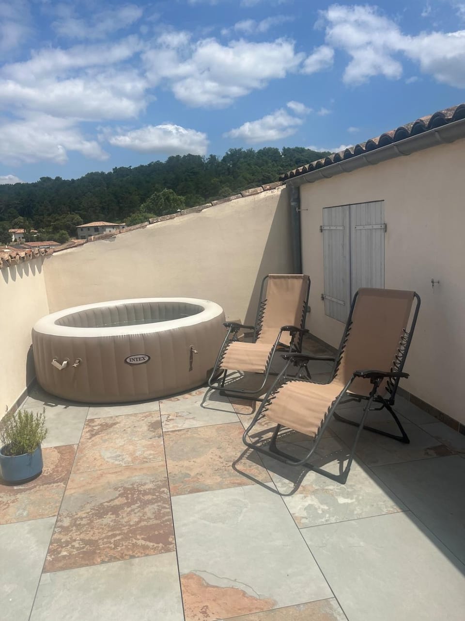 Appartement chaleureux avec jacuzzi-Terrasses rooftop-Rafraîchisseur-Parking-wifi Apartment in Provence-Alpes-Côte d'Azur