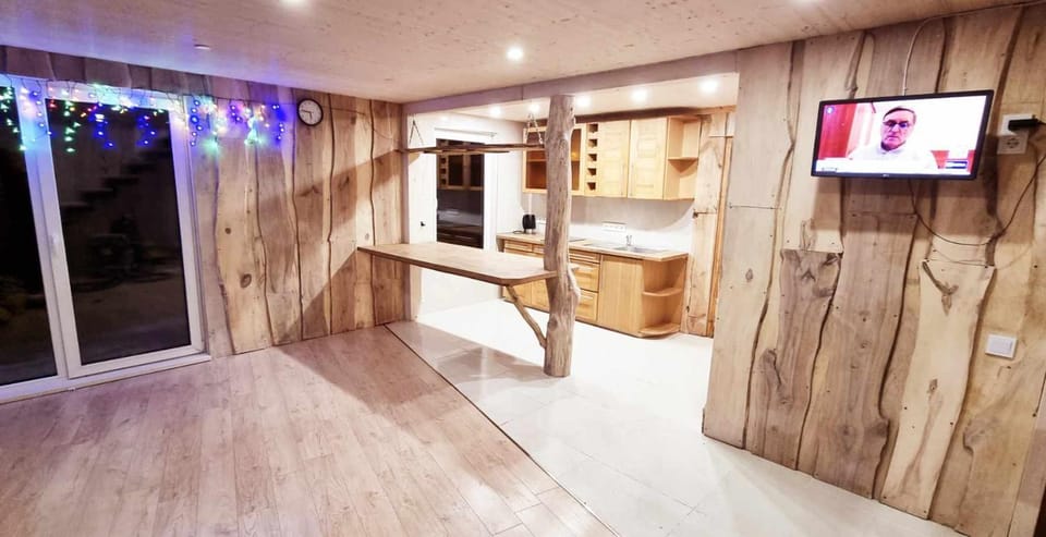 Communal lounge/ TV room, TV and multimedia, Kitchen or kitchenette, Living room, Seating area, Evening entertainment