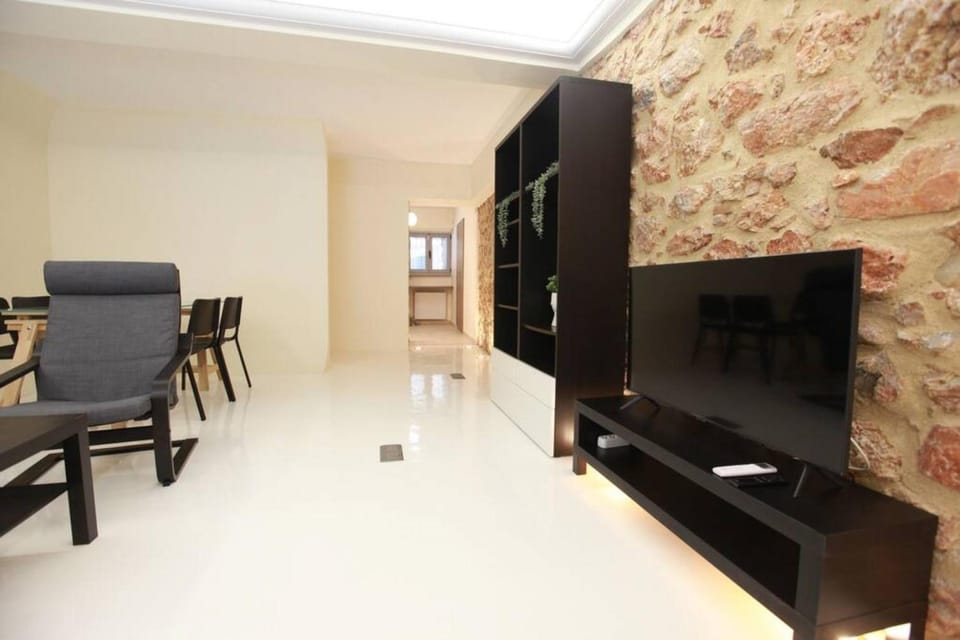 Elegant studio at the Acropolis hills Apartment in Athens