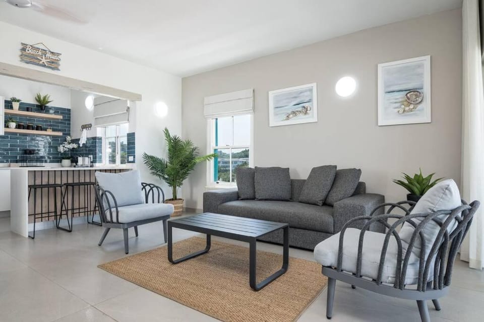 Kitchen or kitchenette, Living room, Seating area
