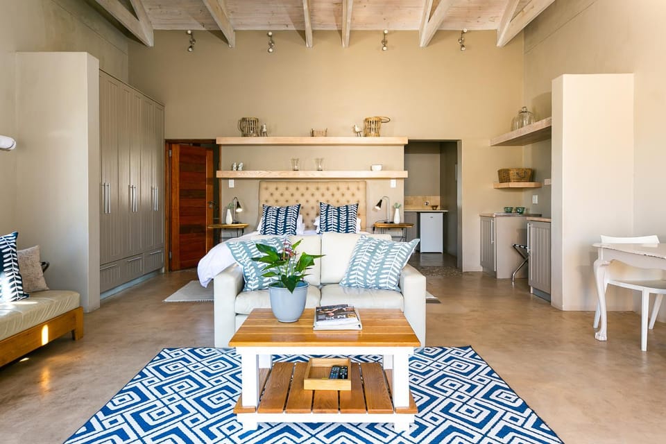 Living room, Photo of the whole room