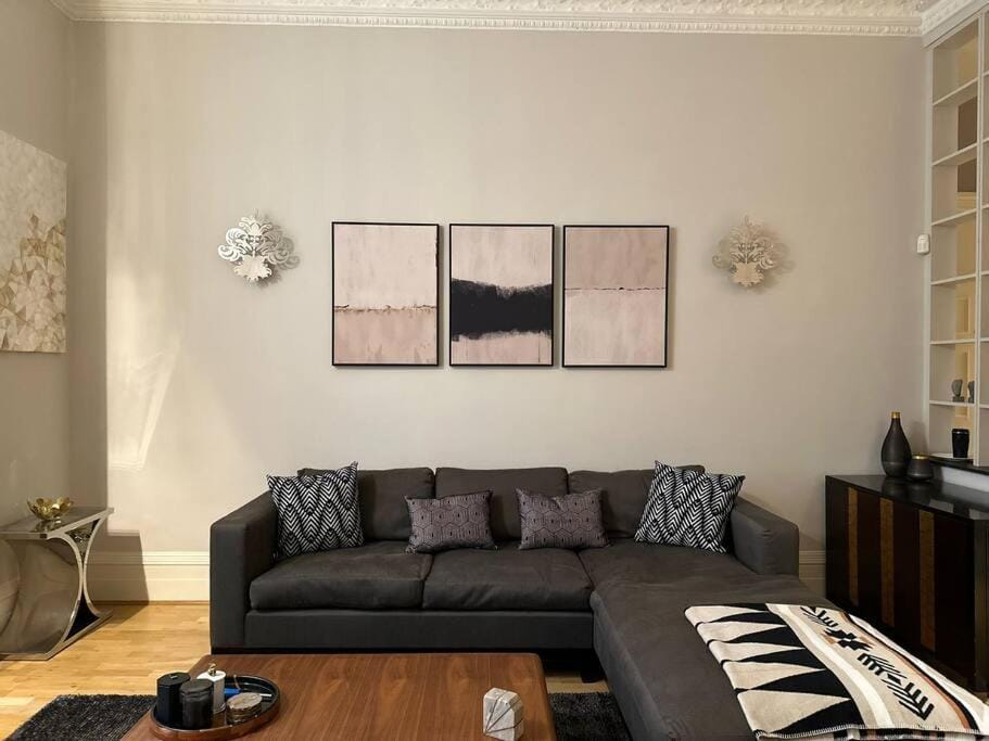 Stunning 2 bed/2bath flat in heart of Kensington Apartment in City of Westminster