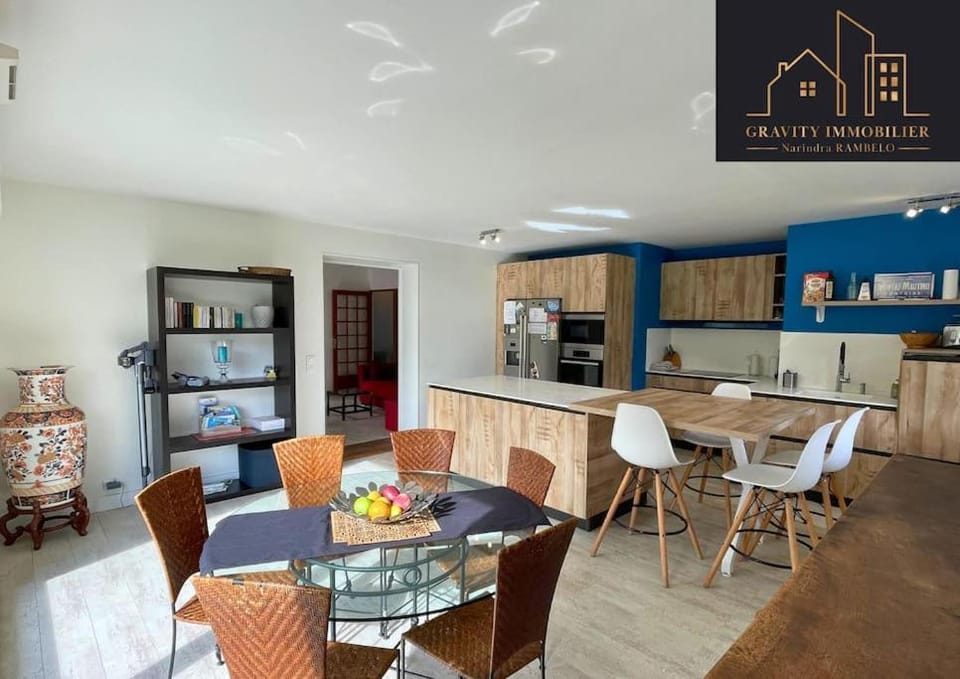 Belle villa vue sur montagnes Villa in Auvergne-Rhône-Alpes