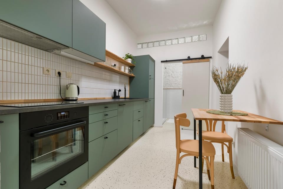 Kitchen or kitchenette, Dining area, dishwasher, pet friendly, stove